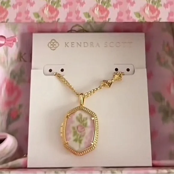 LoveShackFancy x Kendra Scott blooming heirloom pink locket gold bow necklace - Picture 2 of 9